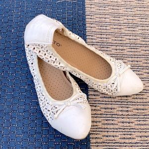 White Rialto Flats